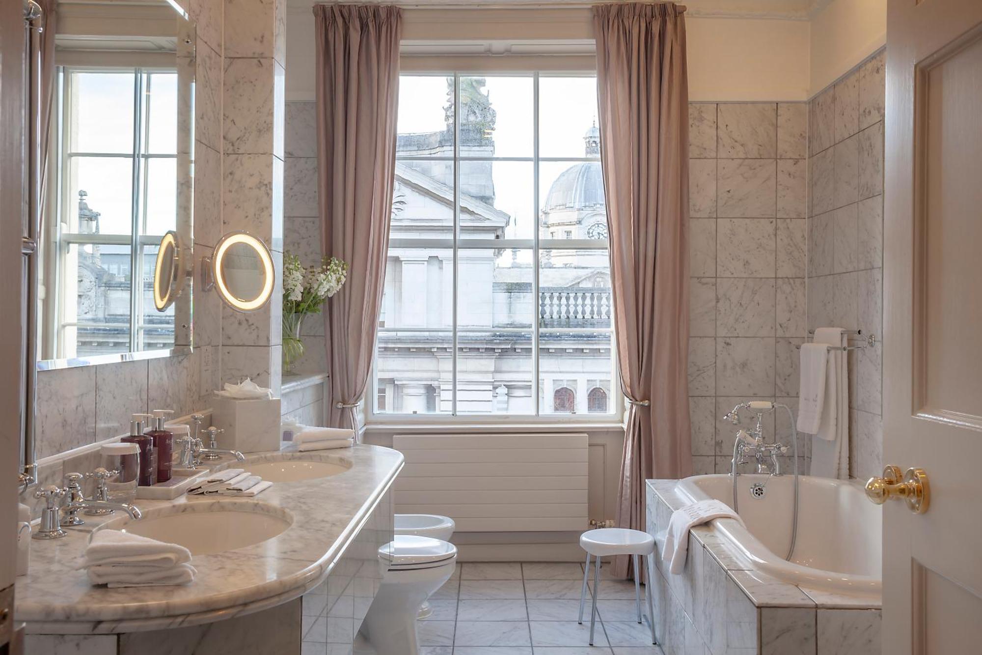 Hotel The Merrion 5*